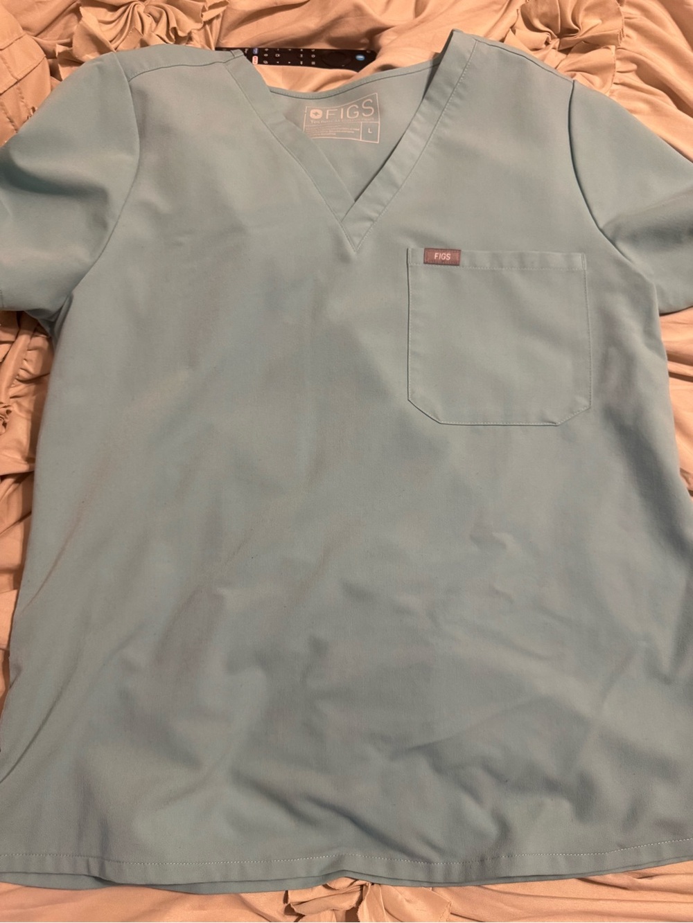 Figs Women’s V-Neck scrub set in Light Blue